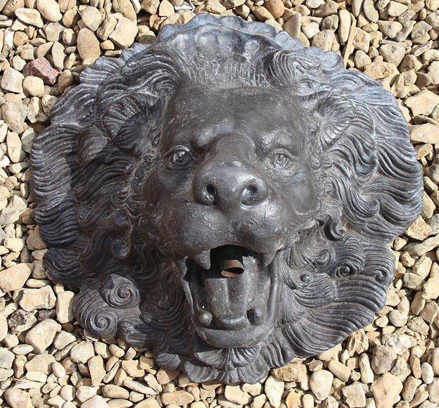 Appraisal: A CAST LEAD LION MASK WALL MOUNTED FOUNTAIN HEAD cm