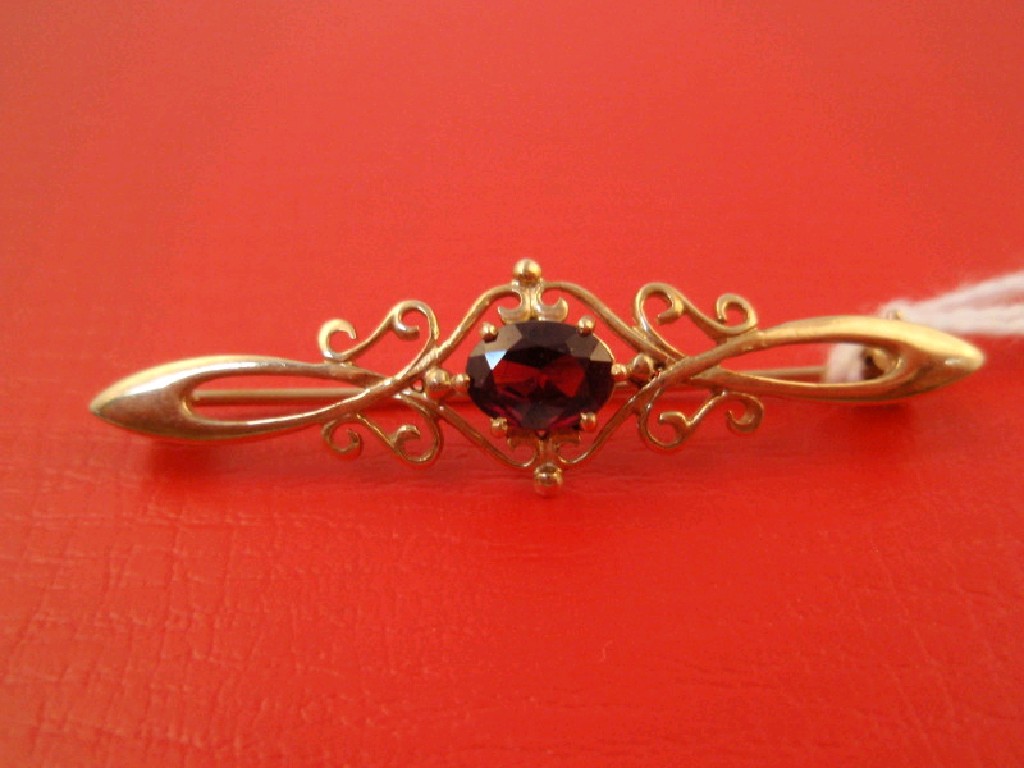 Appraisal: A ct gold garnet set bar brooch