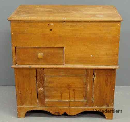 Appraisal: Pine commode with a lift lid single drawer and door