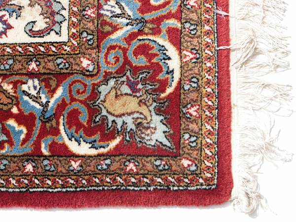 Appraisal: An Indo Kashan carpet size approximately ft in x ft