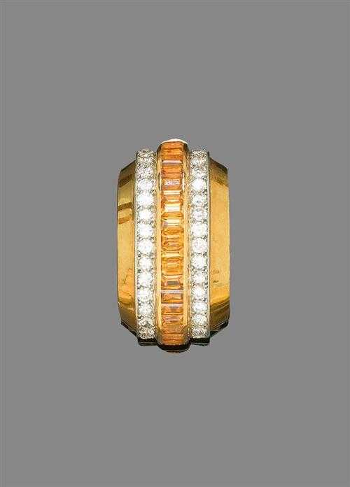 Appraisal: CITRINE AND BRILLIANT-CUT DIAMOND CLIP France Yellow gold and platinum