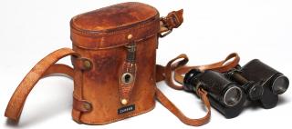 Appraisal: Antique WWI Field Glasses in Leather Case The binoculars on