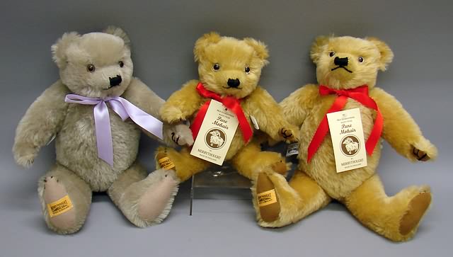 Appraisal: Lot of English Merrythought long mohair bears Gold pair -