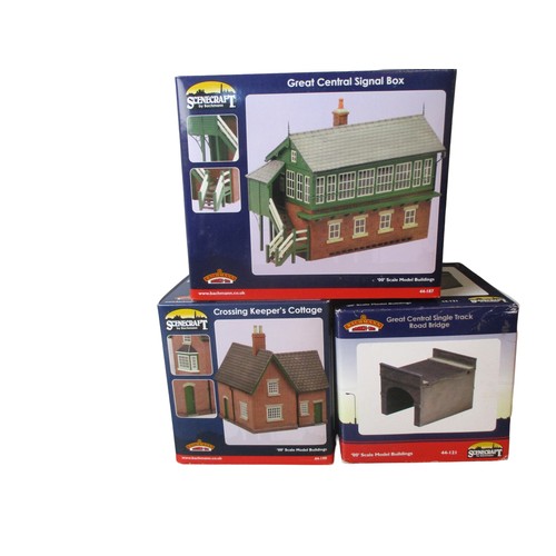 Appraisal: New boxed Bachmann oo gauge railway buildings Crossing Keeper's Cottage