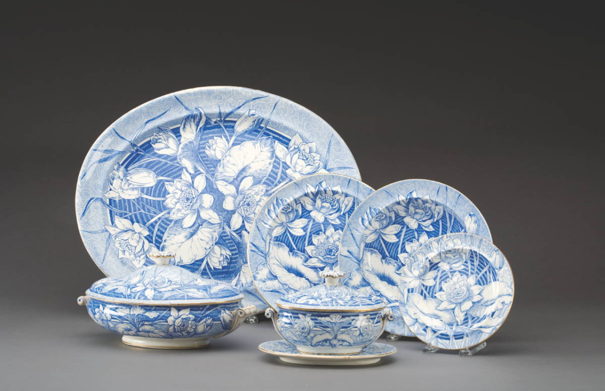 Appraisal: WEDGWOOD BLUE TRANSFER-PRINTED 'LILLY' PATTERN PART DINNER SERVICE CIRCA -