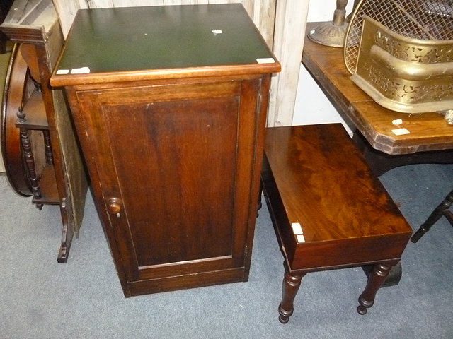 Appraisal: A SMALL OAK CABINET with single panelled door cm wide