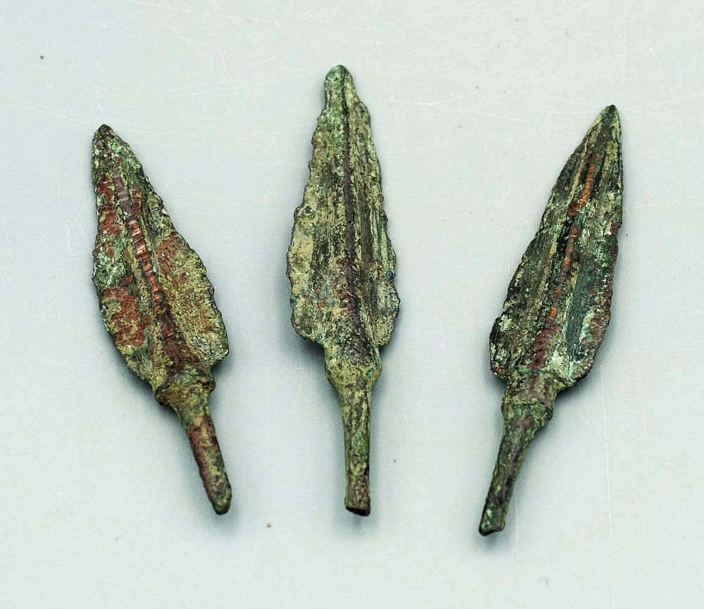 Appraisal: Bronze Elamite Arrowheads - Luristan A trio of choice bronze