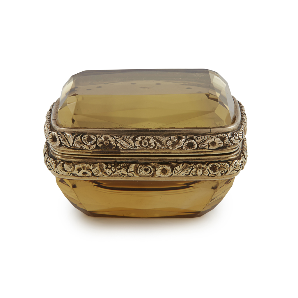 Appraisal: A GEORGE IV GOLD MOUNTED CITRINE VINAIGRETTE UNMARKED CIRCA the