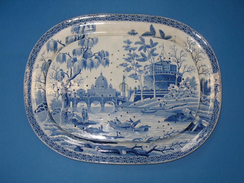 Appraisal: AN EARLY TH CENTURY SPODE BLUE AND WHITE MEAT PLATE