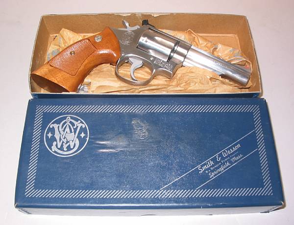 Appraisal: A boxed Smith amp Wesson Model double action revolver Serial