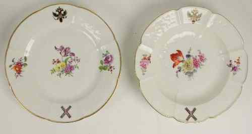 Appraisal: A Berlin dessert plate painted with Deutsche blumen and bearing