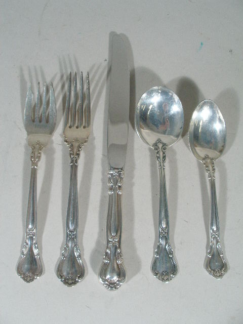 Appraisal: Sterling Silver Flatware Service Chantilly by Gorham pieces including knives