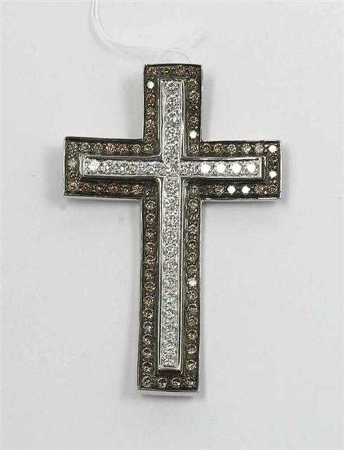 Appraisal: BRILLIANT-CUT DIAMOND PENDANT White gold Very decorative slightly concave cross