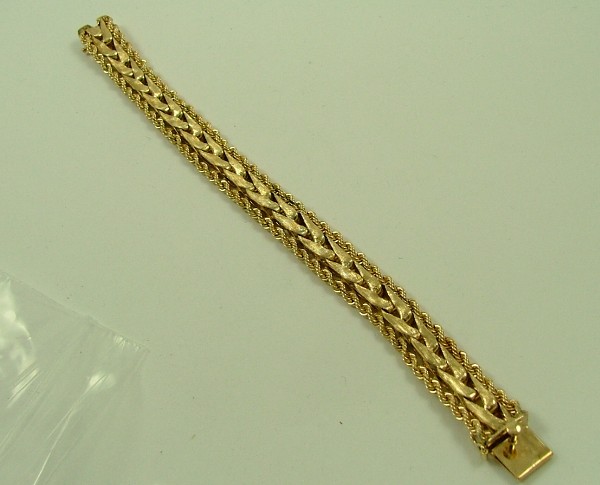 Appraisal: FOURTEEN KARAT GOLD CHAIN BRACELET weight grams length - inches