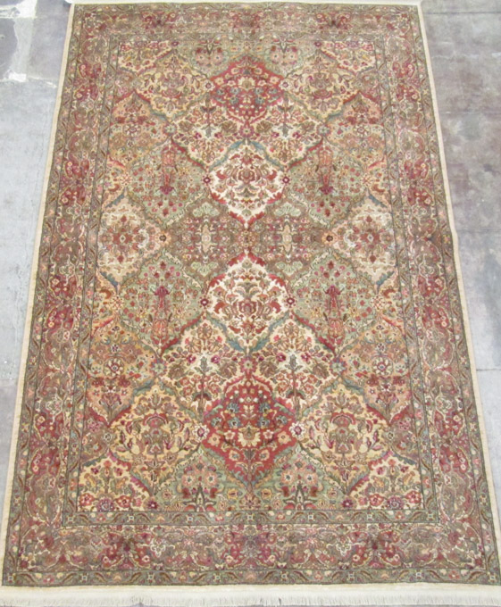 Appraisal: A KARASTAN AMERICAN ORIENTAL CARPET The Original Karastan Collection Empress