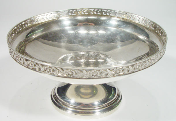 Appraisal: Circular silver tazza with floral pierced rim London cm diameter