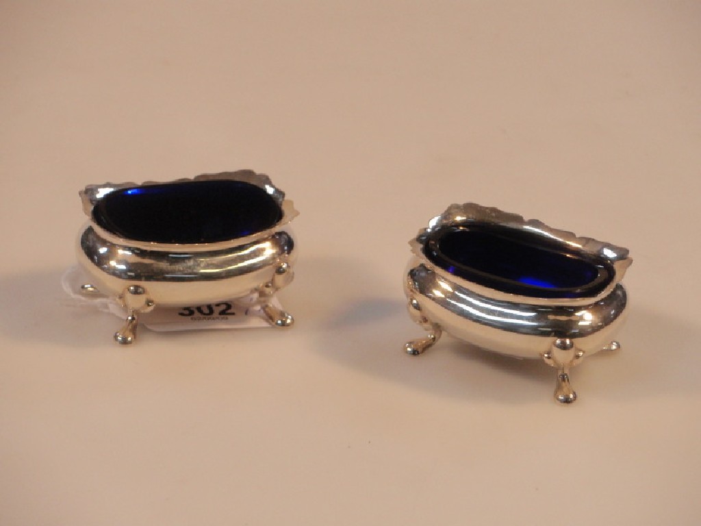 Appraisal: A pair of George V silver salts of oblong bombe