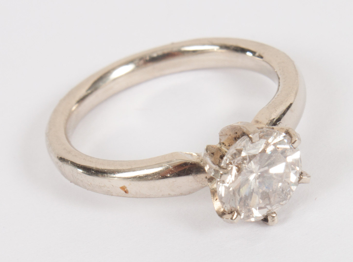 Appraisal: Diamond solitaire ring approximately cts round brilliant-cut diamond mounted in