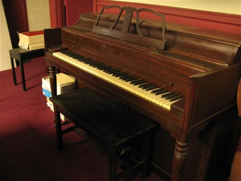 Appraisal: LESTER CONSOLE MAHOGANY PIANO numbered with bench - Provenance Gordon