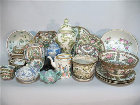 Appraisal: BOX LOT - ROSE MEDALLION CACHE POT GINGER JARS