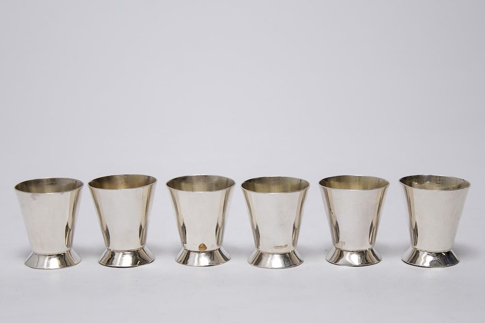 Appraisal: Sterling Silver Dram Cups Set of Silver dram cups or