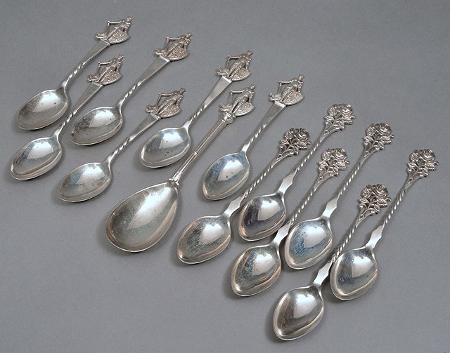 Appraisal: A SET OF SIX SILVER TEASPOONS with twisted handles and