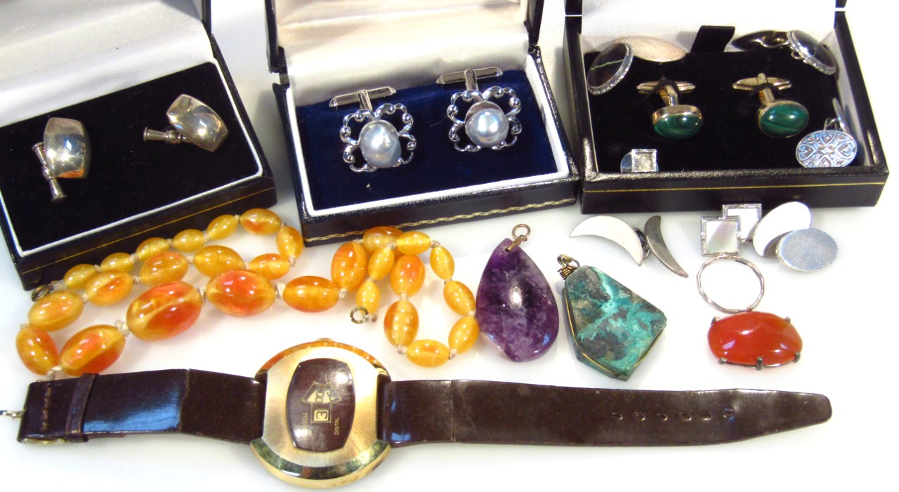 Appraisal: Various jewellery etc to include a pair of cufflinks with