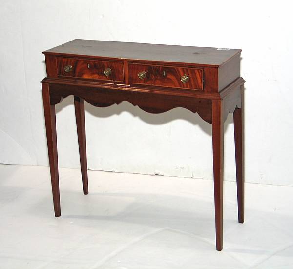 Appraisal: A Federal style mahogany side table mid th century height