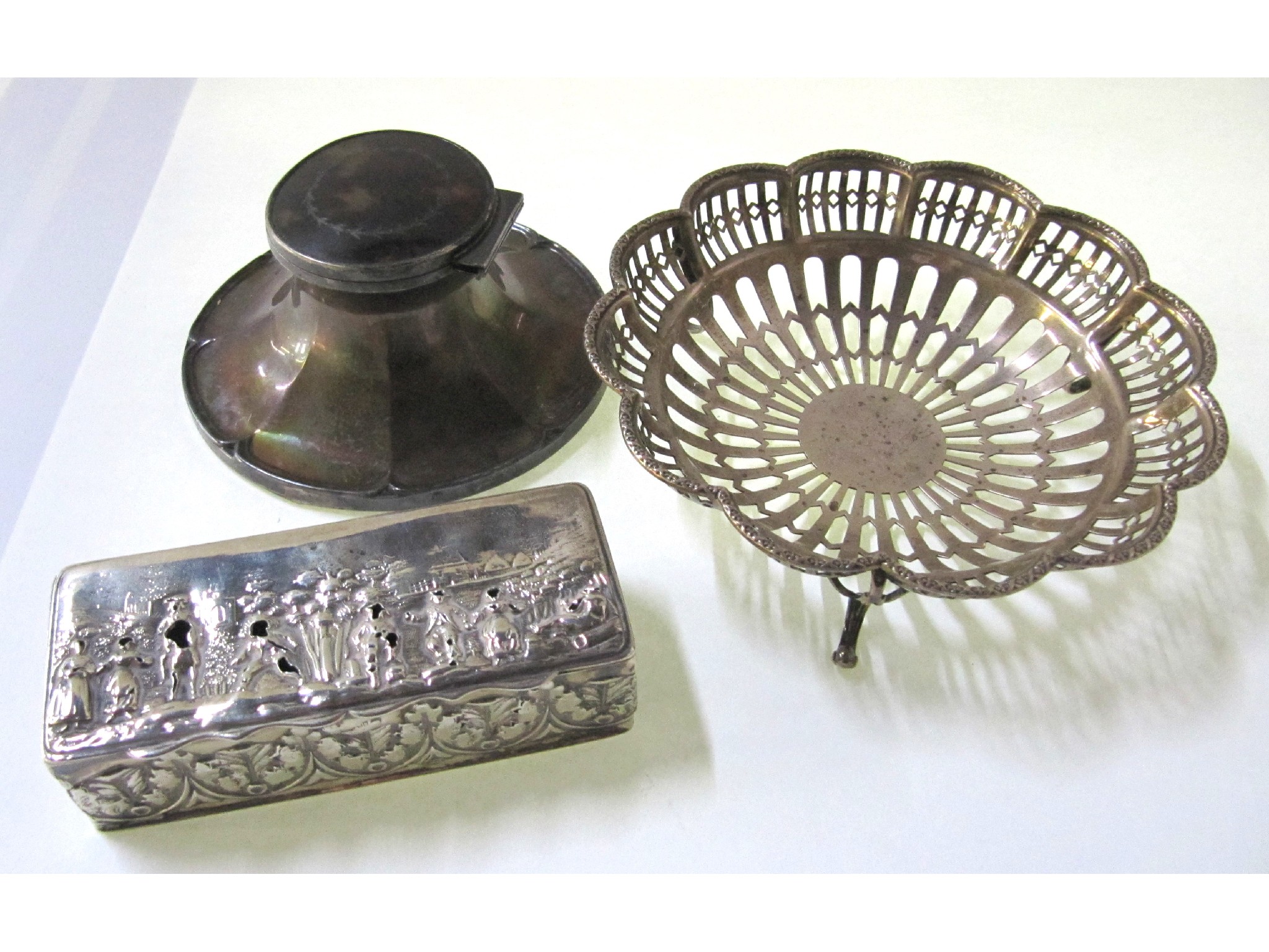 Appraisal: A lot comprising a silver and tortoiseshell inkwell Birmingham marks