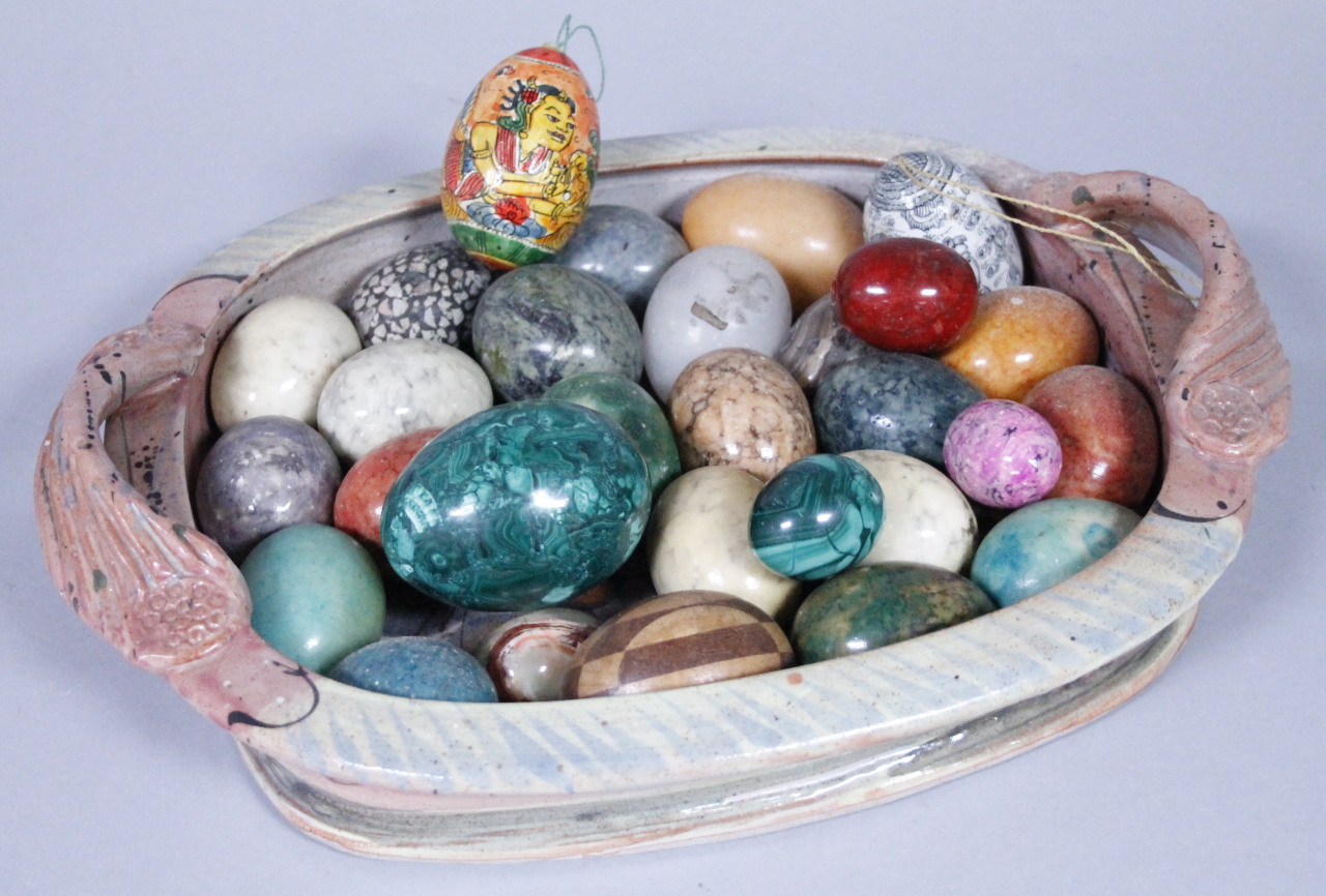 Appraisal: Various polished stone eggs to include malachite example cm high