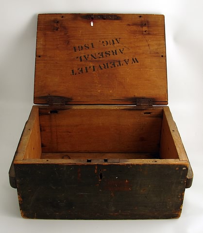 Appraisal: Ammunition box with painted stencils on sides Ball Cartridges Musket