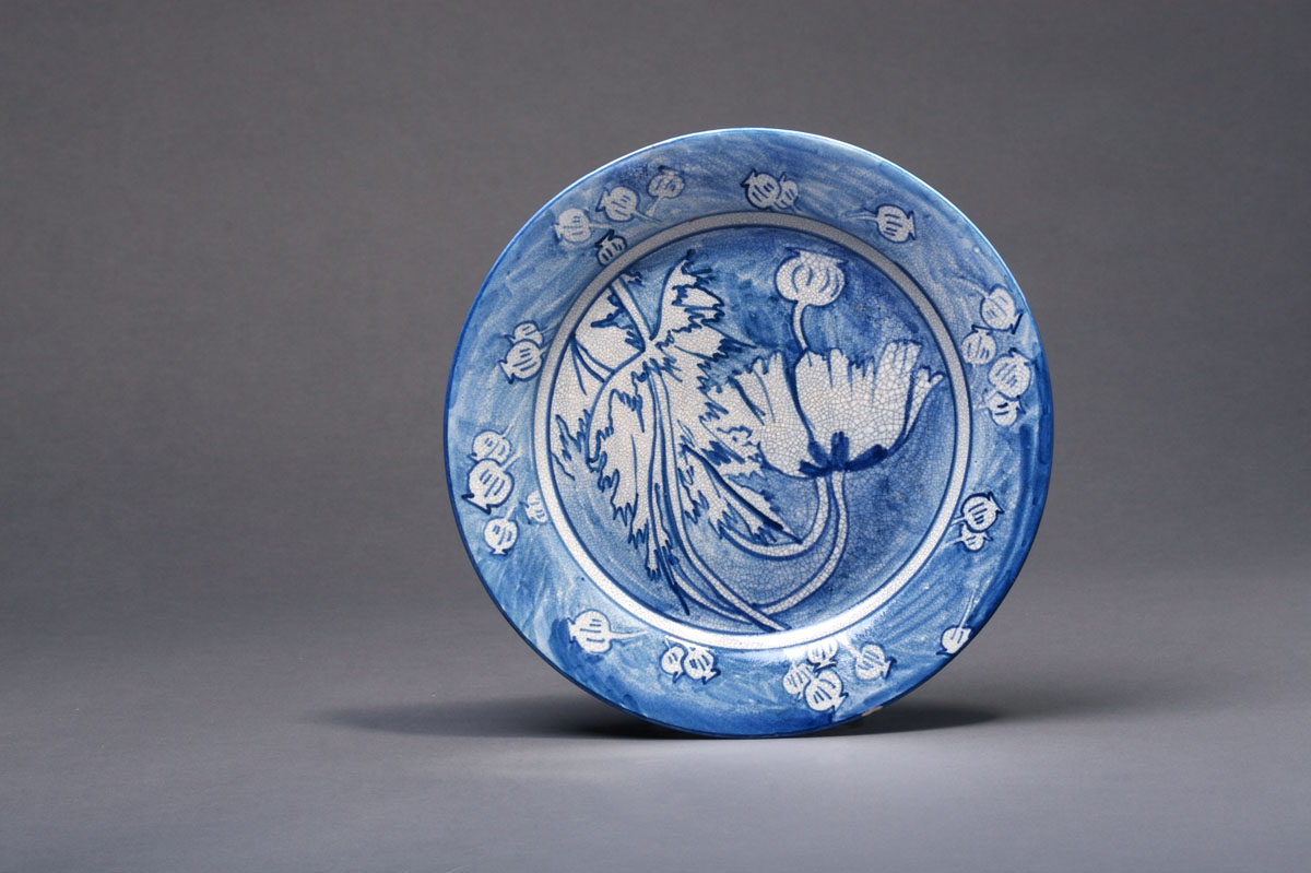 Appraisal: DEDHAM POTTERY 'POPPY' PATTERN PLATE DESIGNED BY J LINDON SMITH