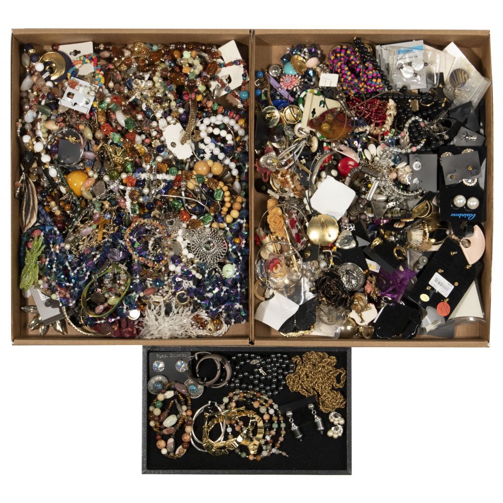 Appraisal: COSTUME JEWELRY ASSORTMENTApproximately pounds including rings bracelets necklaces pins