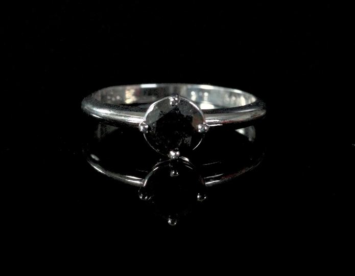 Appraisal: Fourteen-Karat White Gold and Black Diamond Lady's Solitaire Ring composed