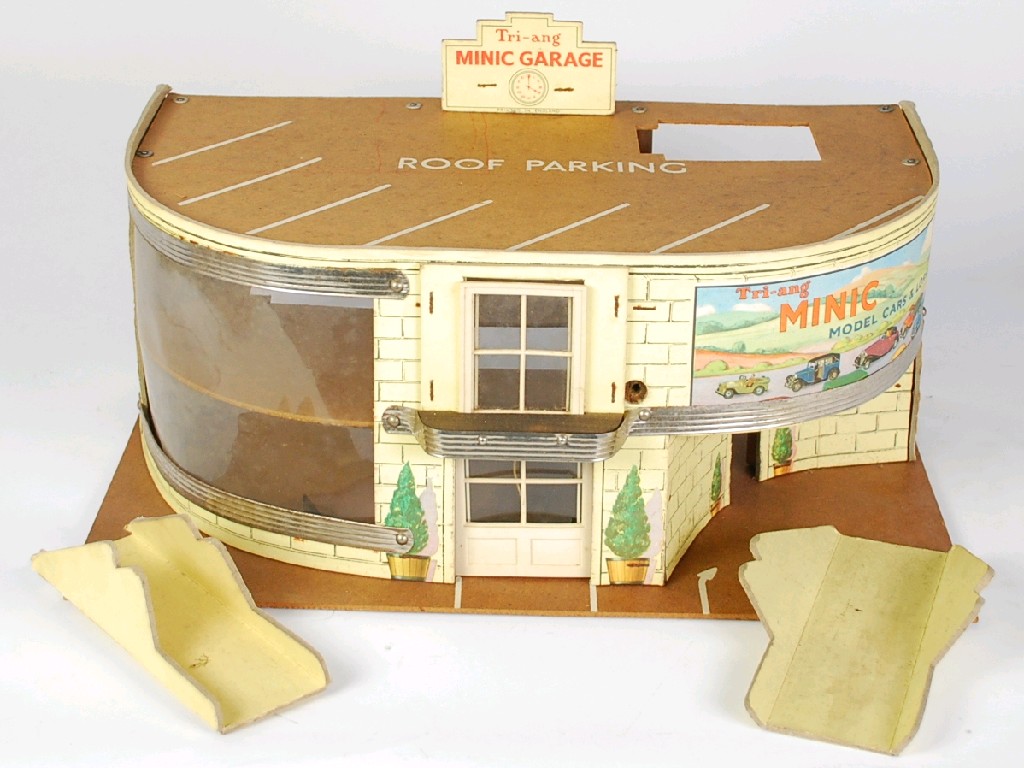 Appraisal: TRIANG MINIC BOXED ART DECO DESIGN MODEL GARAGE with 'D'