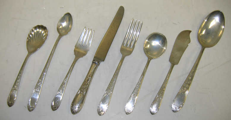 Appraisal: S KIRK SON STERLING SILVER FLATWARE Primrose pattern comprising six