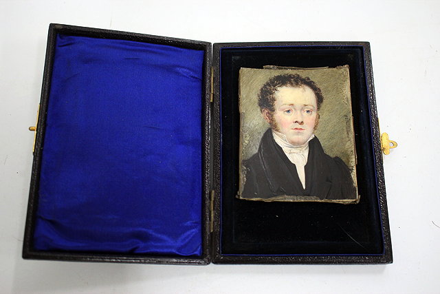 Appraisal: AN EARLY TH CENTURY PORTRAIT MINIATURE OF A GENTLEMAN with