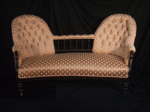 Appraisal: VICTORIAN MAHOGANY AND UPHOLSTERED SETTEE PROV E TYDINGS DITZEN Dusty