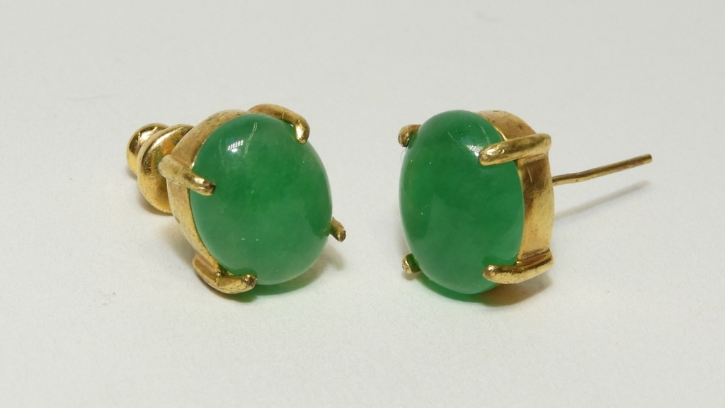 Appraisal: PR CHINESE K GOLD APPLE GREEN JADE EARRINGS China th