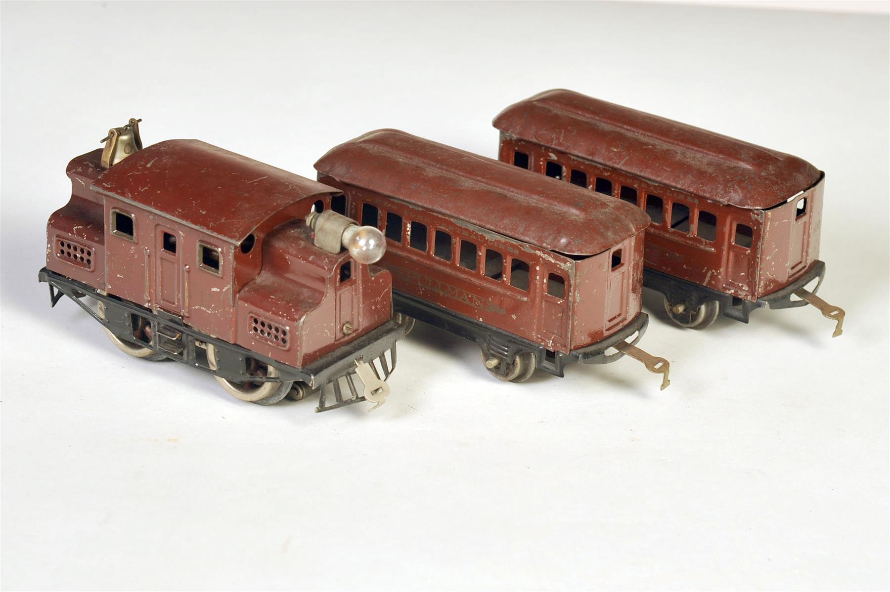 Appraisal: LIONEL O GAUGE EARLY CONSIST INCLUDING ELECTRIC AND TWO PULLMAN