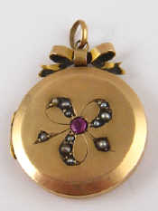 Appraisal: A carat gold locket hallmarked Chester approx cm wide gms