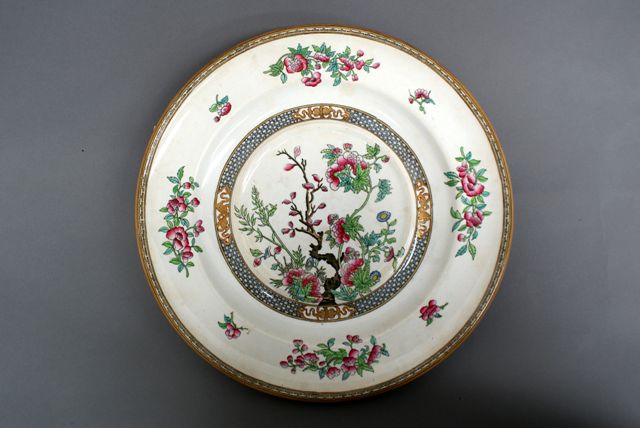 Appraisal: A Minton's ironstone meat dish