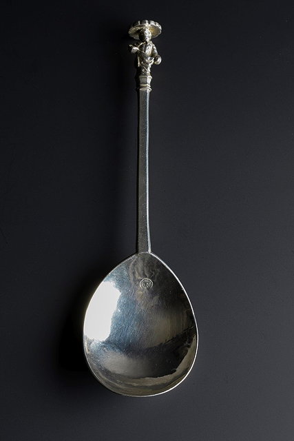 Appraisal: A SILVER APOSTLE SPOON c by Robert Tyte marked in