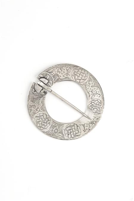 Appraisal: An th century silver plaid brooch unmarked of annular form