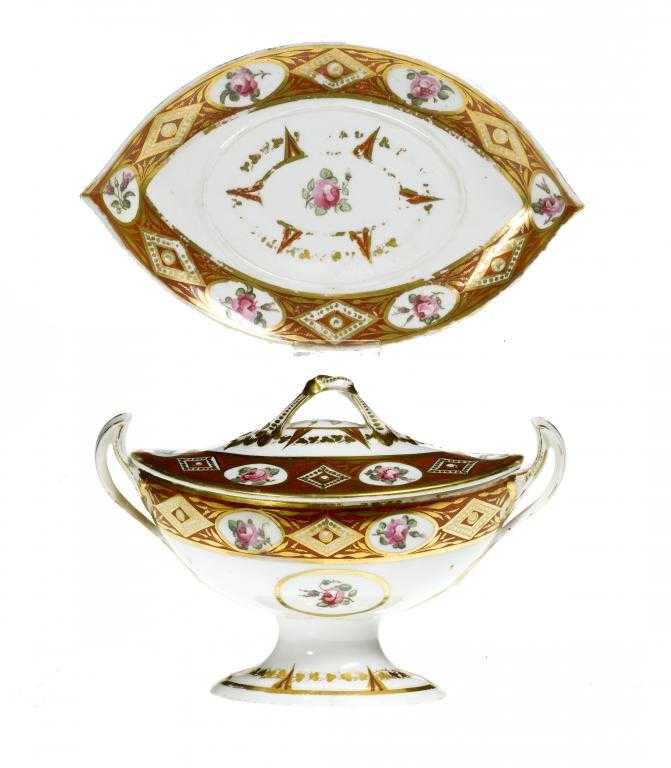 Appraisal: A DERBY DESSERT TUREEN COVER AND STAND of navette shape