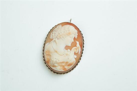 Appraisal: SHELL CAMEO Late th-early th century unmarked Large oval cameo