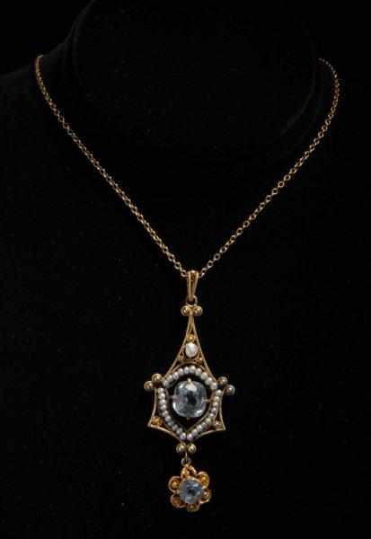 Appraisal: K Y Gold Necklace with Aquamarine Pendant Description Aquamarine ct