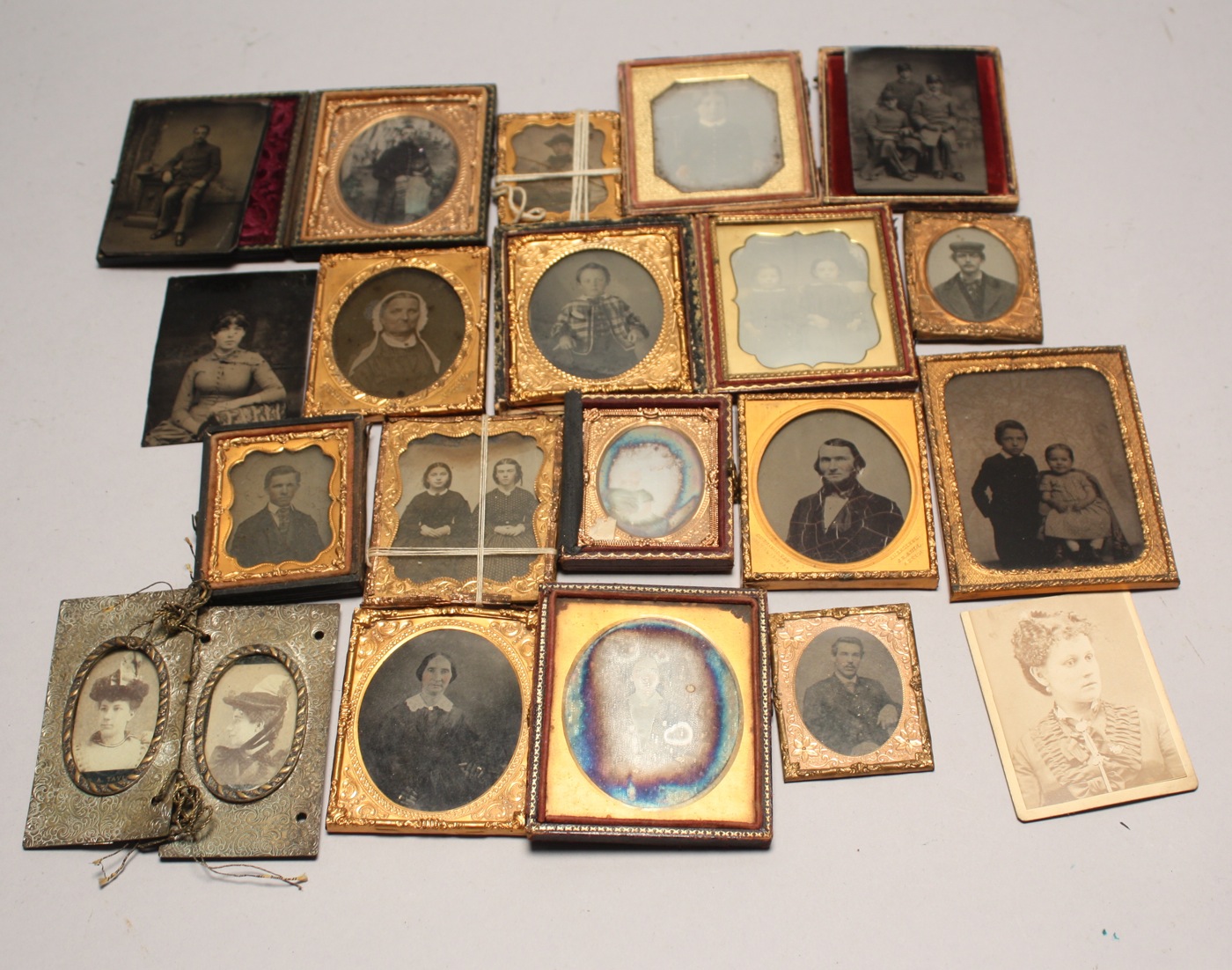 Appraisal: NINETEEN CASED DAGUERREOTYPES AND TINTYPES