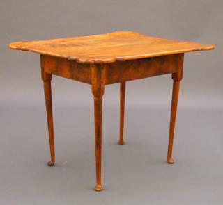 Appraisal: QA Maple tavern table An th century New England Queen