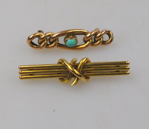 Appraisal: ct triple bar and knot brooch in fitted case yellow